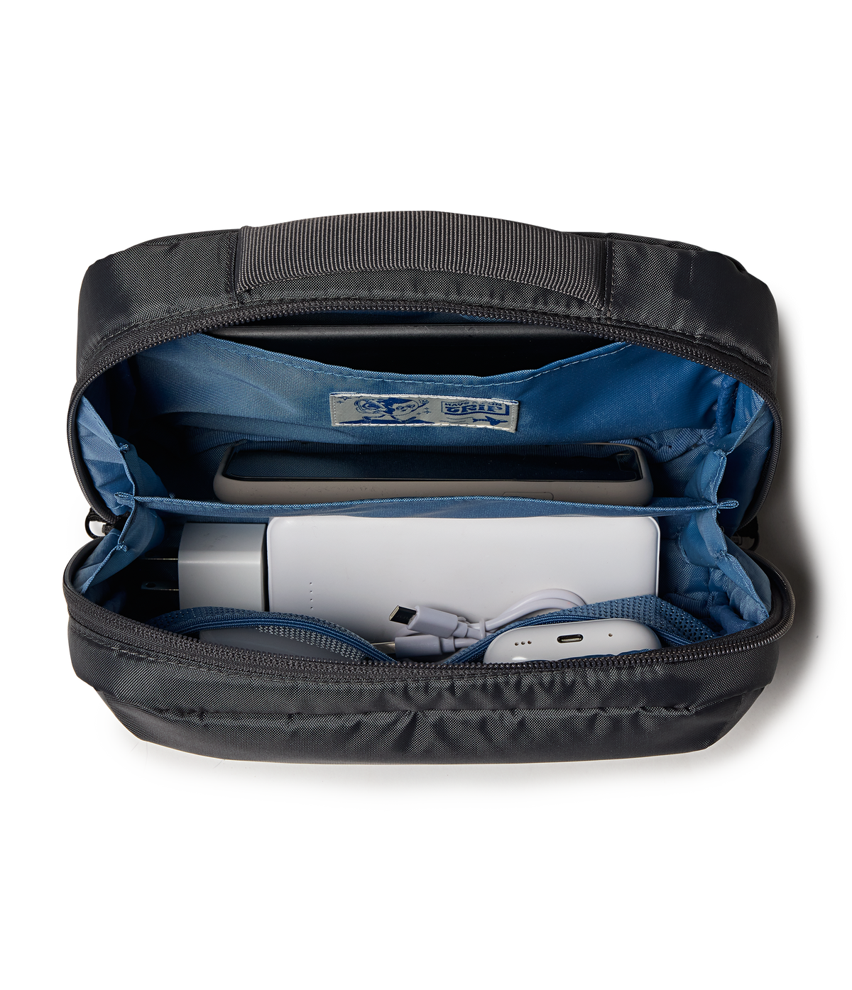22-carry-on-luggage-tech-organizer-smokey-grit-set-d5 JS0A86EVDMX-DET3.png