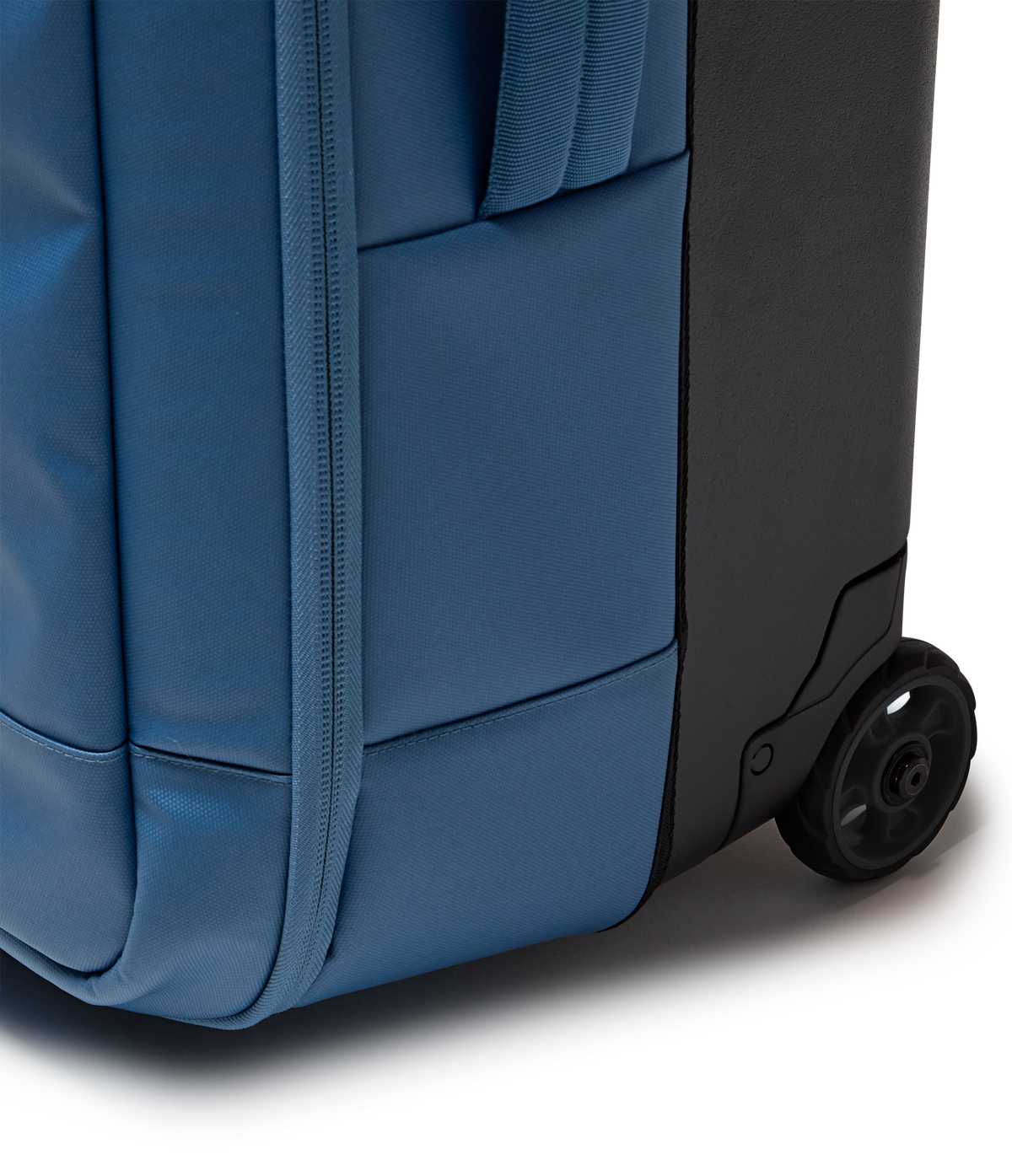 good-latitude-30-rolling-duffel-p2 JS0A86EOEW5-DET4.png