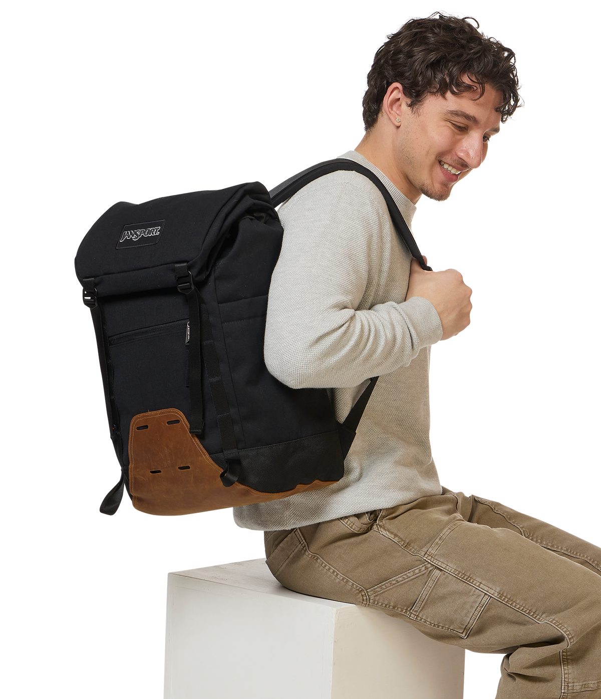 cruiser-rucksack-p7 JS0A86EP008-MODEL.png