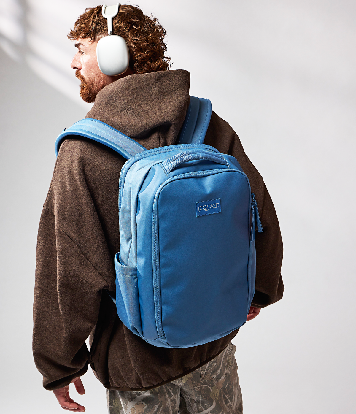 good-latitude-travel-pack-30l-w4 JS0A86ETEW5-MODEL.png