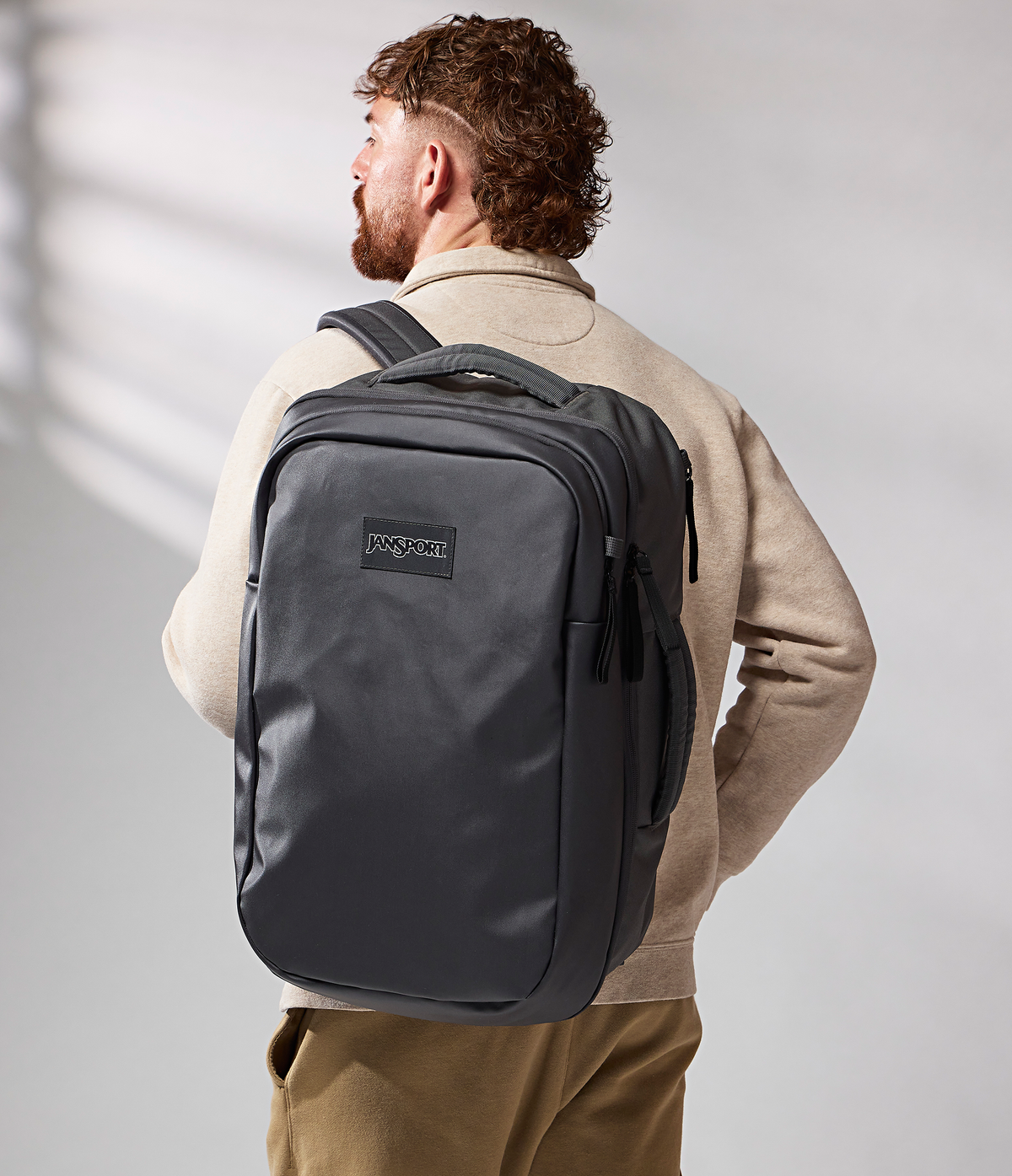 good-latitude-travel-pack-40l-d0 JS0A86EUDMX-MODEL.png